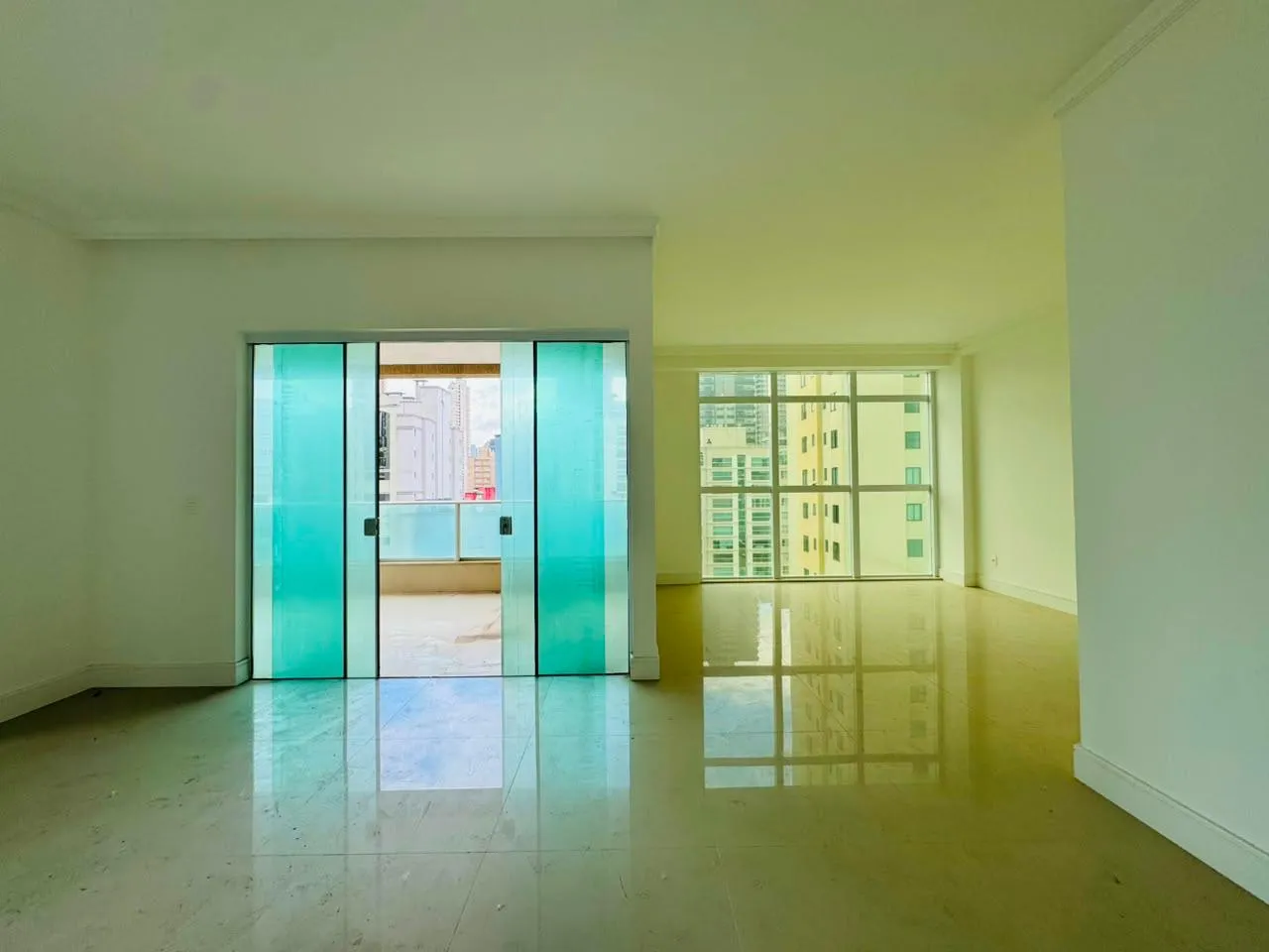 Imagem Apartamento com vista para o mar à venda com 166m2 por R$ 1.900.000,00