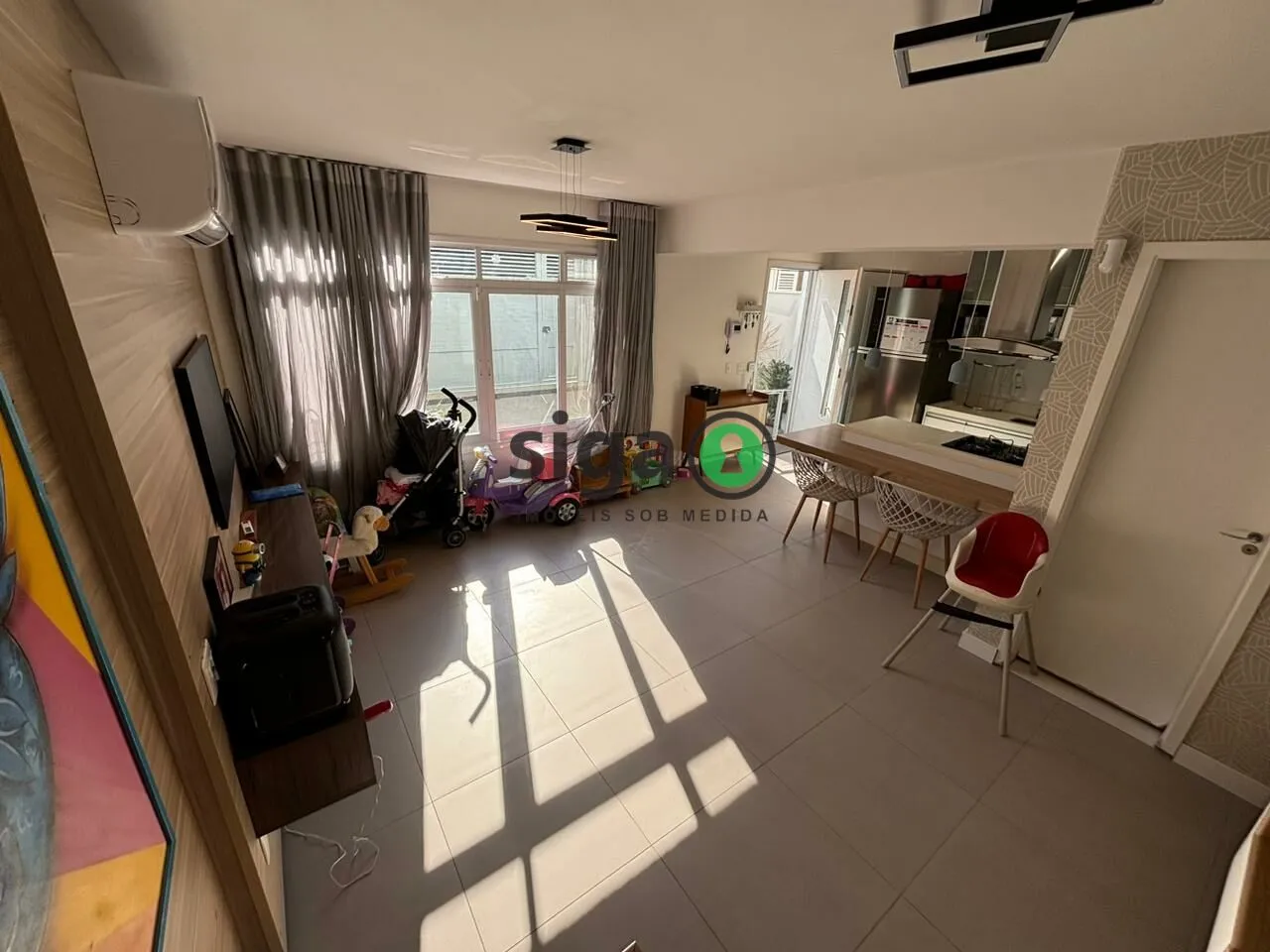 Imagem CASA Á VENDA COM 3 QUARTOS, 2 VAGAS, AR CONDICIONADO E ÁREA GOURMET!