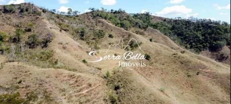 Imagem Fazenda com 3 dormitórios à venda, 580800 m² por R$ 1.500.000,00 - Centro - São José do Vale do Rio Preto/RJ