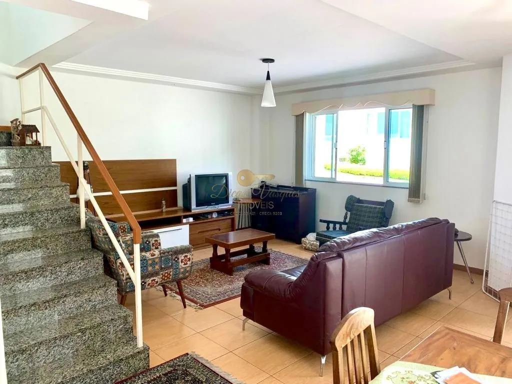 Imagem Casa em Condomínio para Venda em Teresópolis / RJ no bairro Agriões