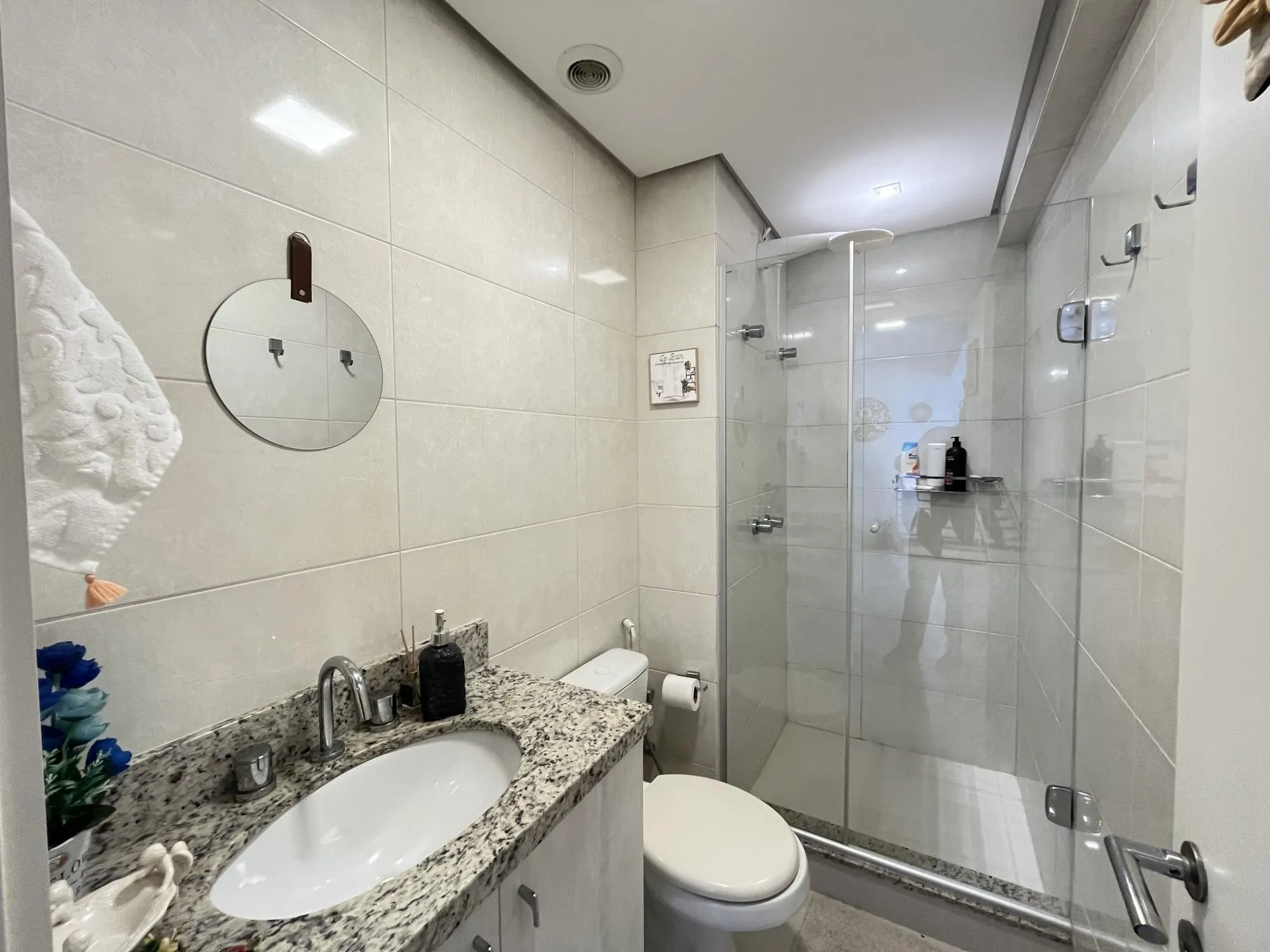 Imagem Apartamento de 2 quartos, suíte e 1 vaga de garagem no bairro Santana em POA/RS