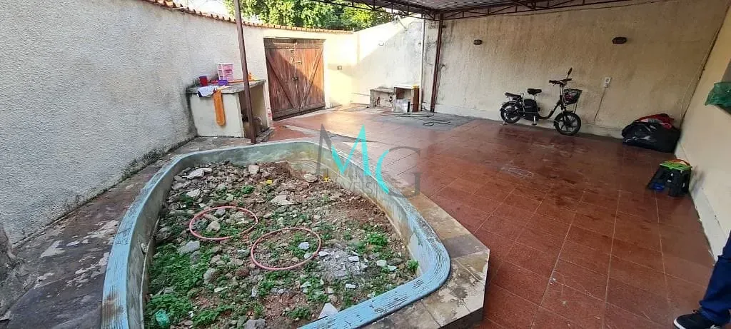 Imagem Casa com 4 dormitórios à venda, 362 m² por R$ 378.000,00 - Campo Grande - Rio de Janeiro/RJ