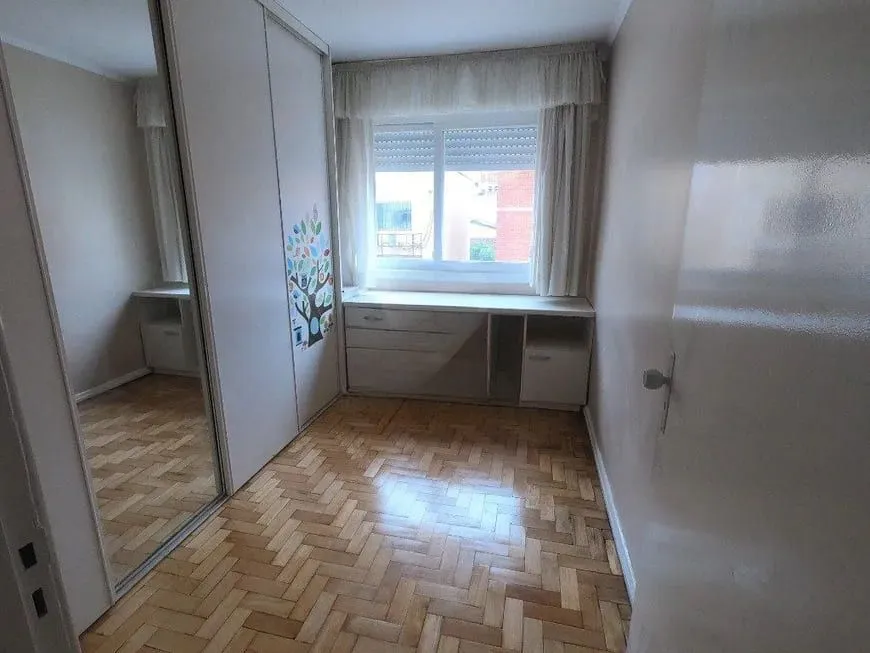 Imagem Apartamento com 2 quartos e 72m² à venda em Menino Deus, Porto Alegre.
