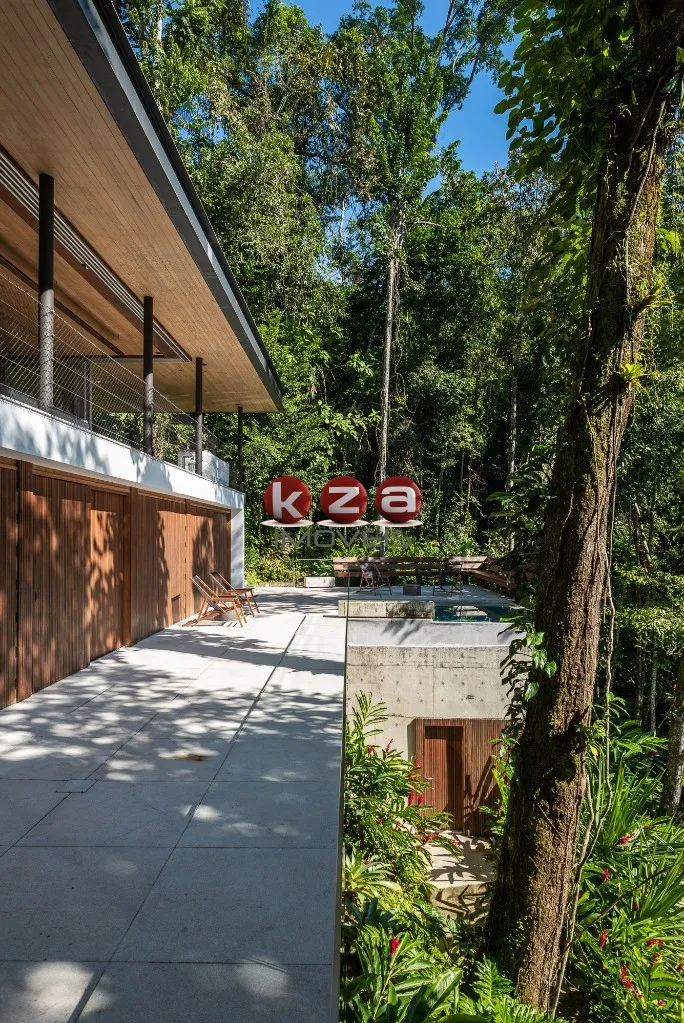 Imagem Casa em Condomínio de Luxo em Bertioga-SP com 4 Quartos, 4 Suítes e 550m² de Área
