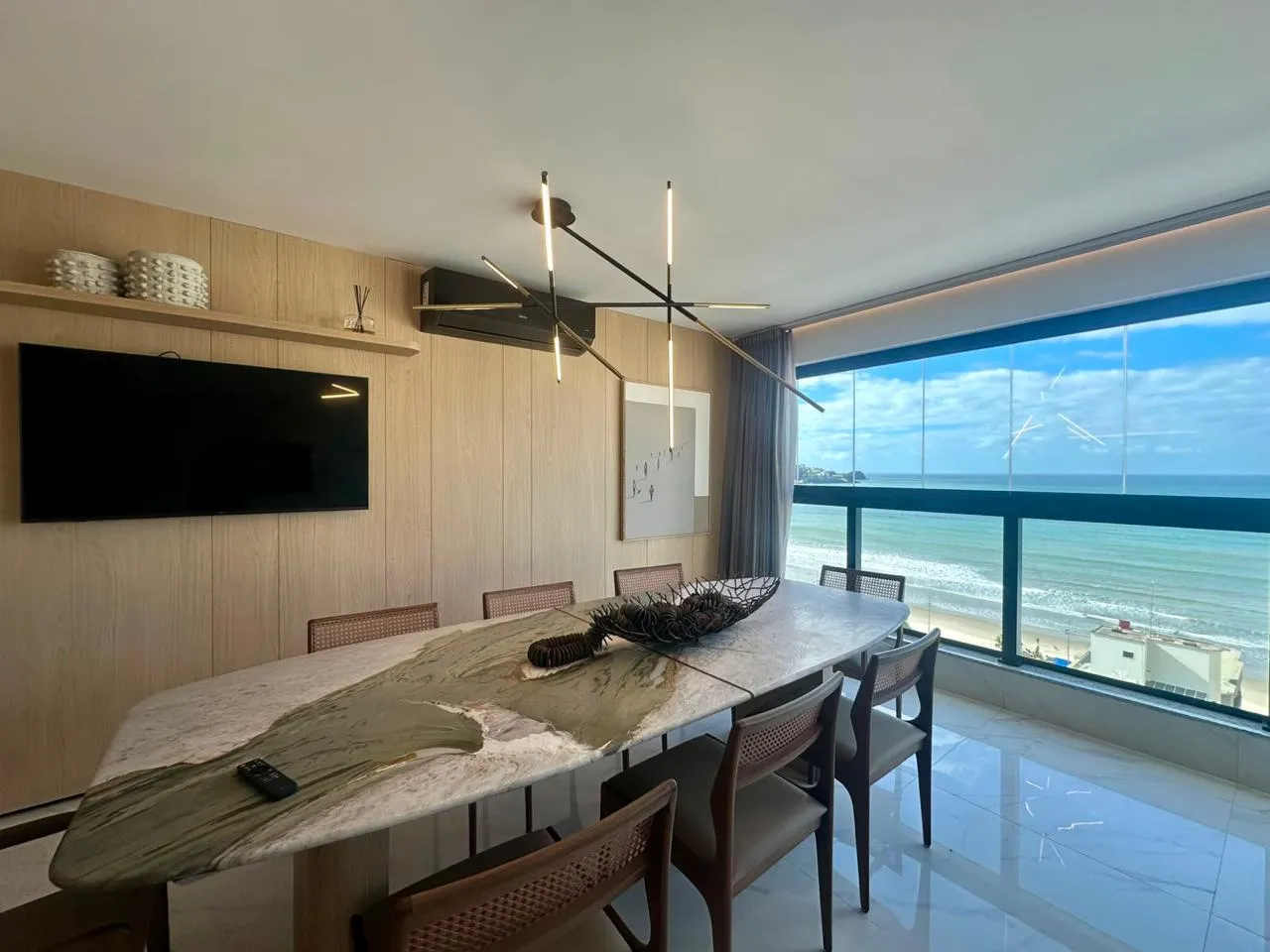 Imagem Apartamento com vista para o mar à venda com 210m2 por R$ 7.300.000,00