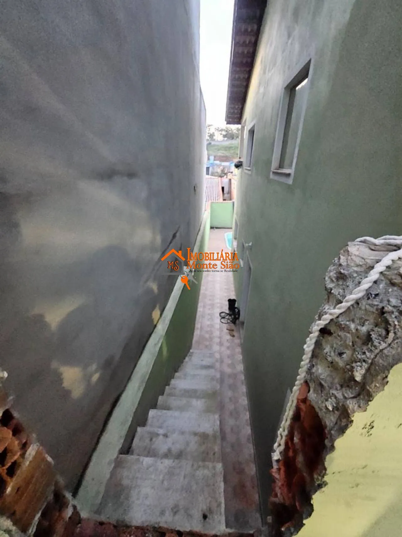 Imagem Sobrado com 2 dormitórios à venda, 100 m² por R$ 390.000,00 - O Pequeno Coração - Itaquaquecetuba/SP