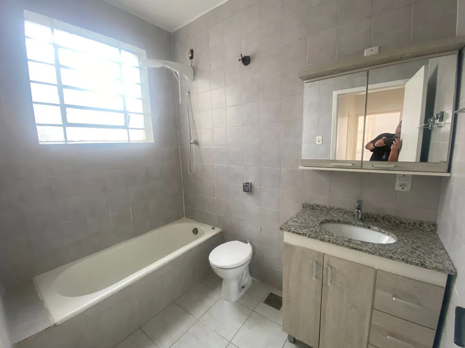 Imagem Apartamento 3 dormitórios 2 banheiros e sacada Menino Deus