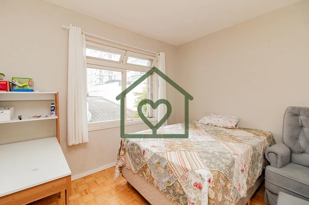 Imagem Apartamento de 3 dormitórios com dependência de empregada, com 89m² privativos, localizado no cha...