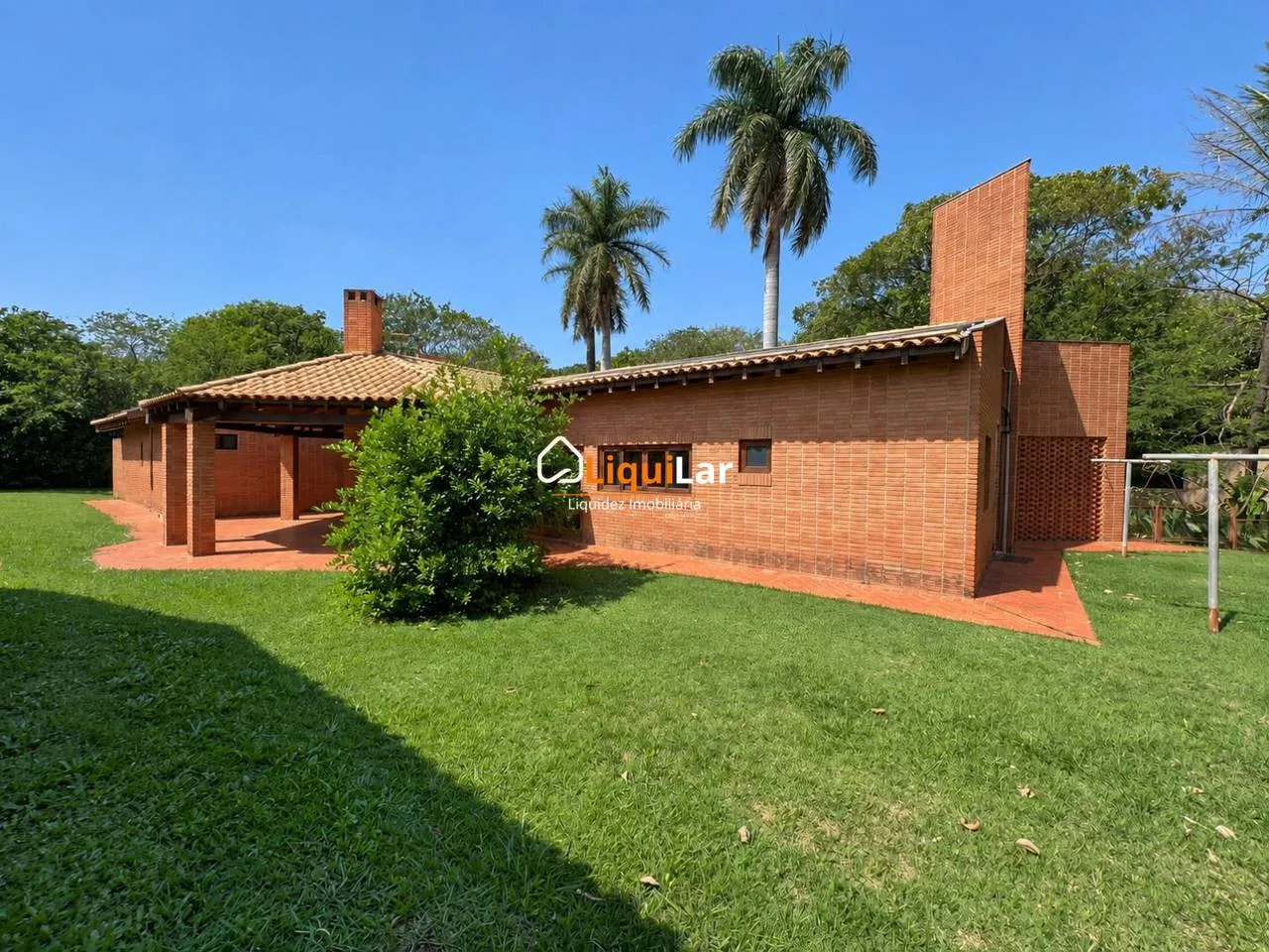Imagem Casa térrea com 4 suítes no Condomínio Jardim das Paineiras