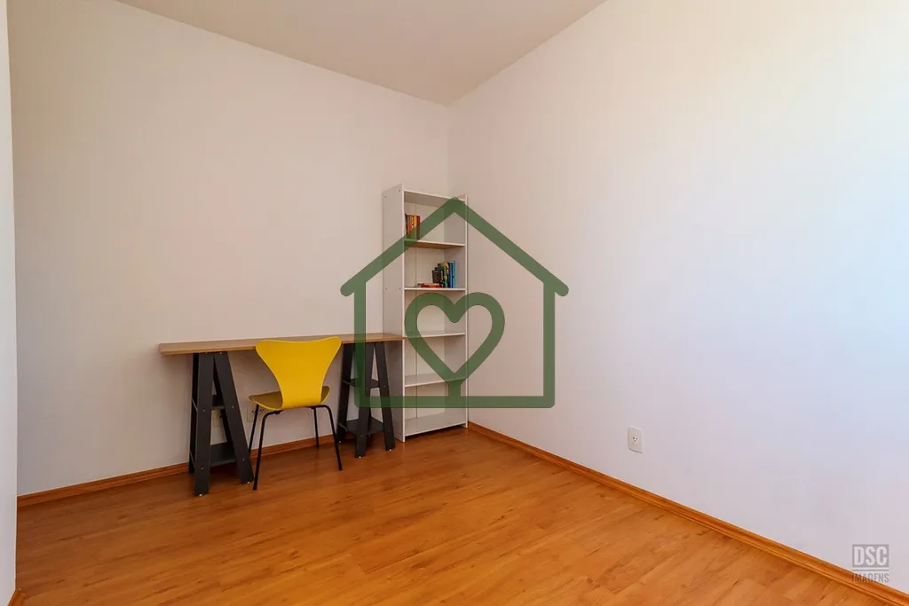 Imagem No bairro Jardim Botânico, na Rua Prof. Cristiano Fischer n° 838, este apartamento com 87,74m² de...