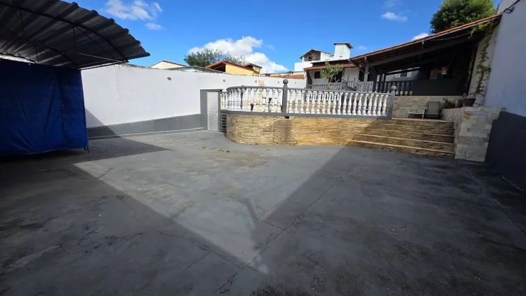 Imagem Casa com 2 quartos, sendo 1 suíte - Jardim Leblon