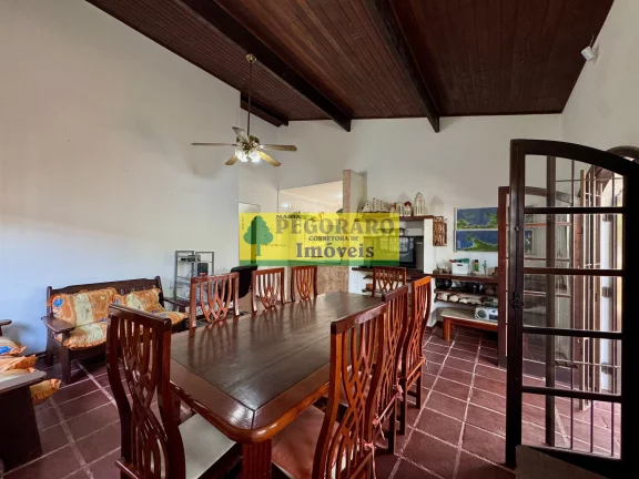Imagem Casa à com churrasqueira venda na Martim de Sá, 3 quartos, 1 suíte, 1 sala, 2 banheiros, 2 vagas, 128m².