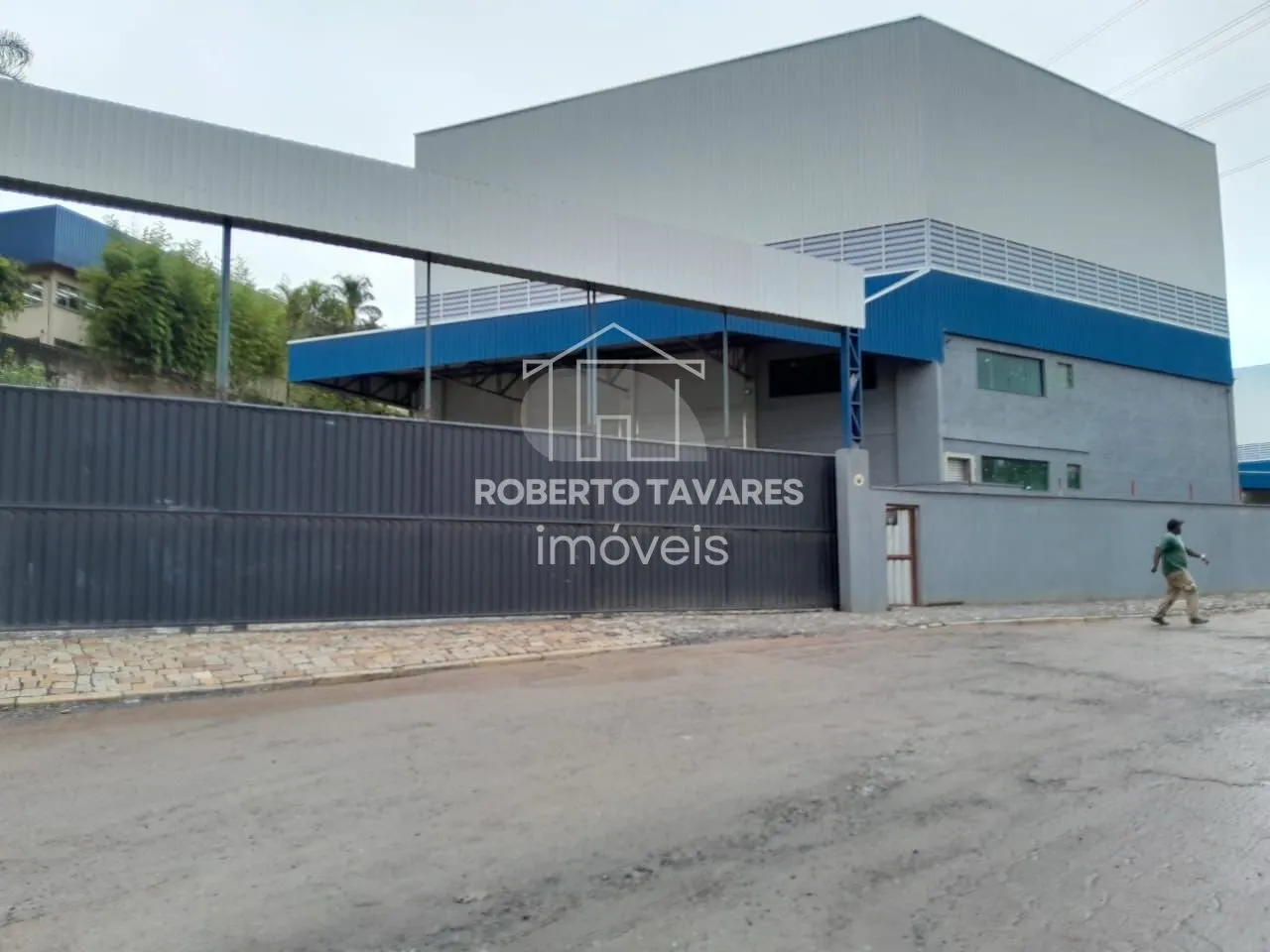 Imagem Galpão para Venda - 4 Docas - 1 Rampa - 15 Vagas de garagens - Junto a Rod. Régis Bittencourt (BR116).