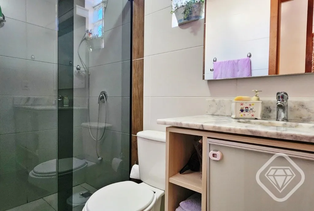 Imagem Casa semimobiliada em frente a uma linda praça no bairro Hípica, com ambientes amplos, excelente d...