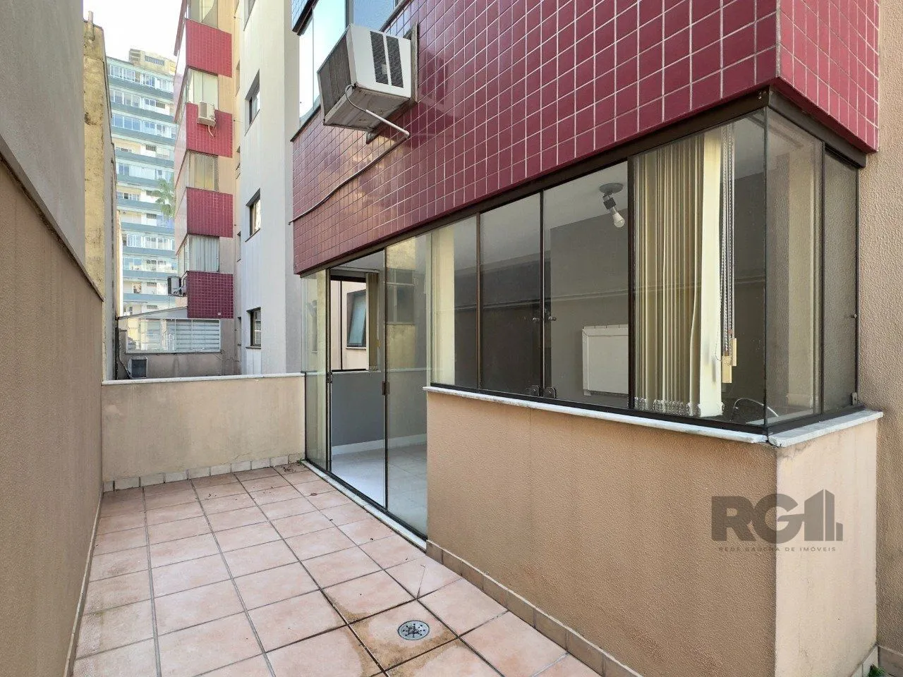 Imagem APARTAMENTO GARDEN, 2 DORMITÓRIOS E 1 VAGA DE GARAGEM COM ÓTIMA LOCALIZAÇÃO NO MOINHOS