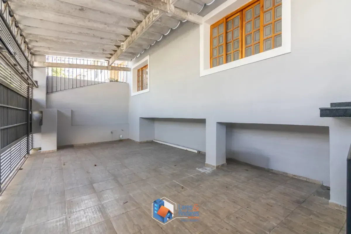 Imagem Sobrado para venda em Saúde com 3 quartos, sendo 1 suíte, 191m²