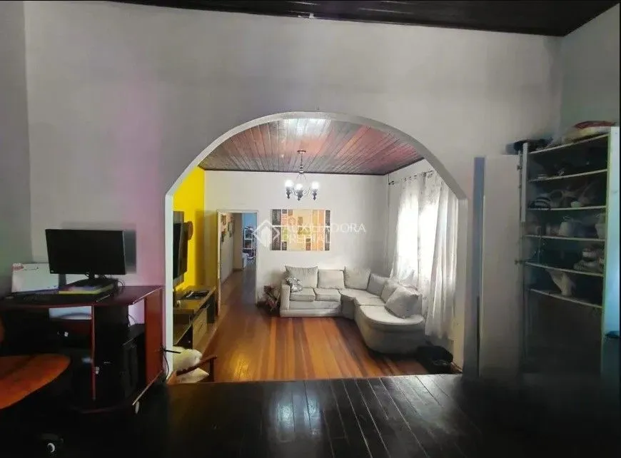 Imagem Casa 3 dormitórios no Bairro Coronel Aparício Borges