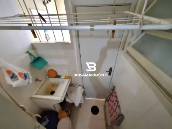 Imagem PITANGUEIRAS- UMA QUADRA DO MAR , COM GARAGEM NO PRÉDIO , CONDOMÍNIO BAIXO.