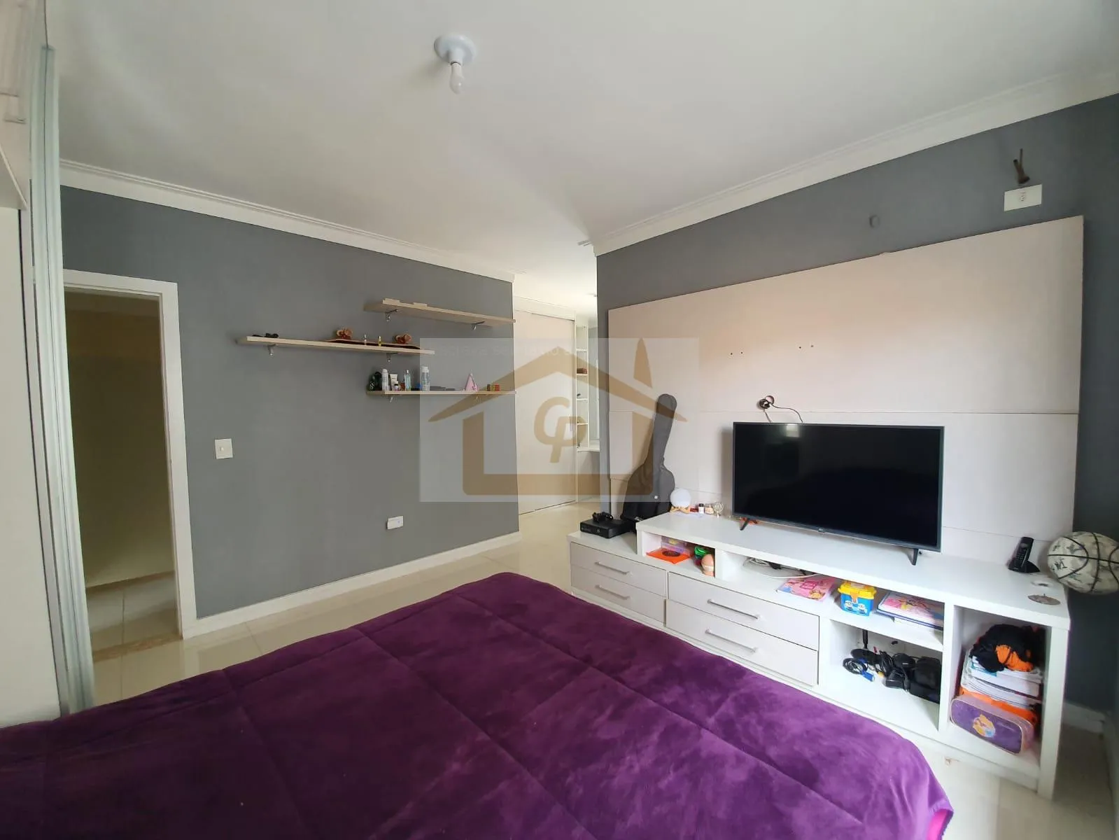 Imagem 3 amplas suítes repleta de armários, sendo duas avarandadas com vista espetacular, 4 vagas