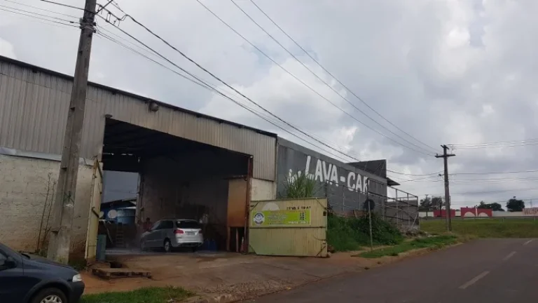 Imagem Barracão à venda em Cascavel, bairro Brazmadeira - 500m² de área construída