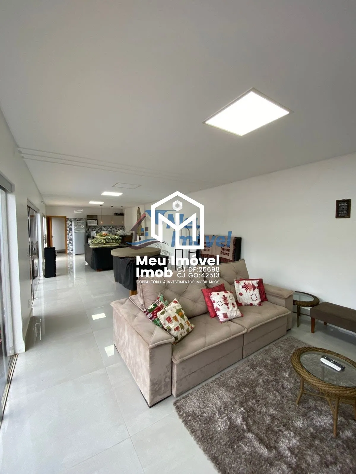 Imagem Casa 3 Quartos 2 Suítes 4 Vagas 800m² Gama/DF