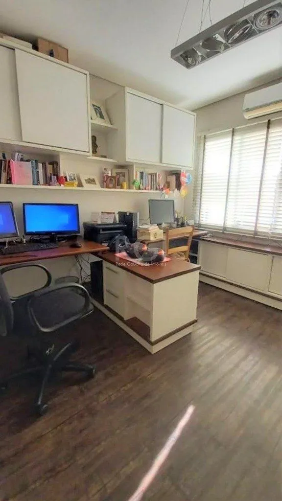 Imagem Casa para Venda - 165m², 3 dormitórios, sendo 3 suites, 1 vaga - Hípica