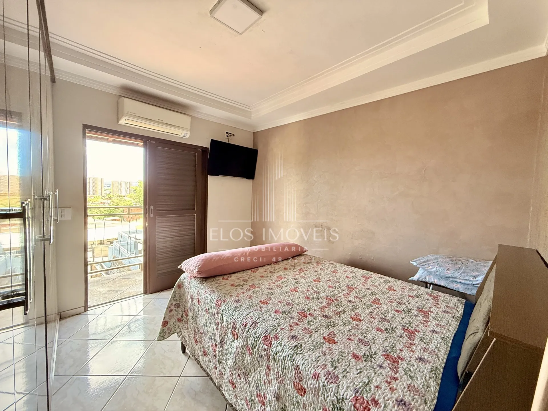 Imagem Sobrado de 4 quartos, 116m² no bairro Parque Hippolyto, em Limeira