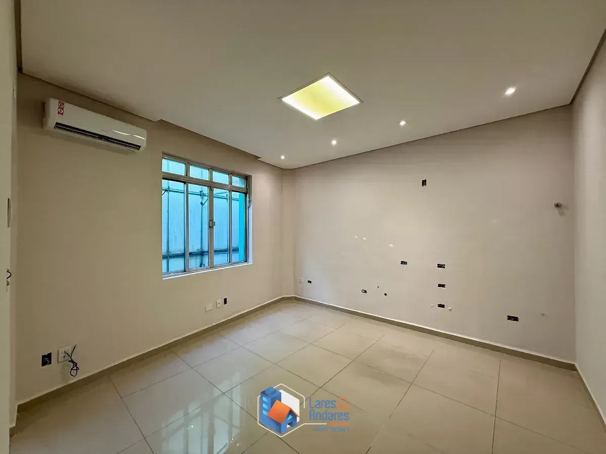 Imagem Casa comercial para venda em Socorro, 246m²