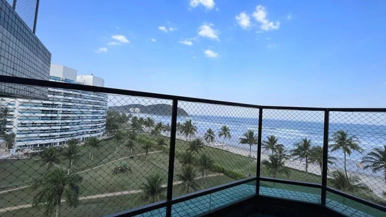 Imagem Residência à Beira-Mar: Luxo e Conforto com Vista Panorâmica