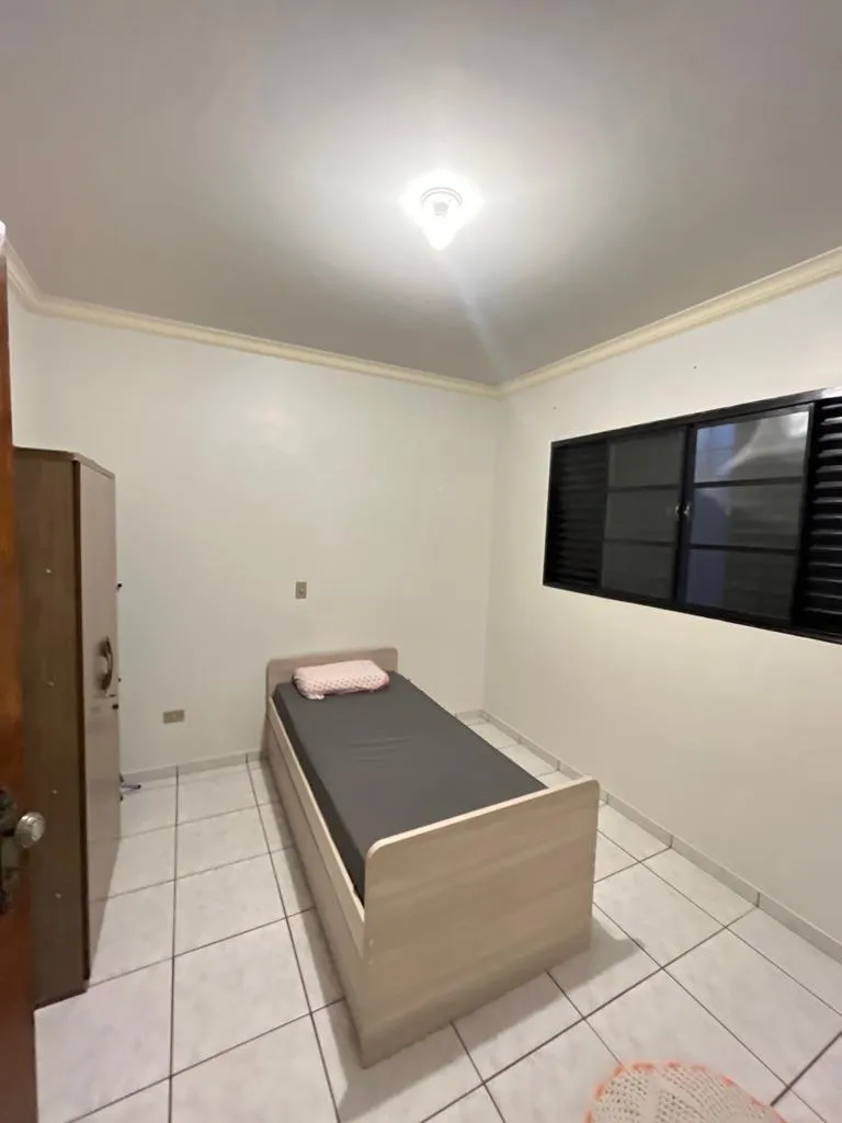 Imagem Sobrado 240m Umuarama-PR 170