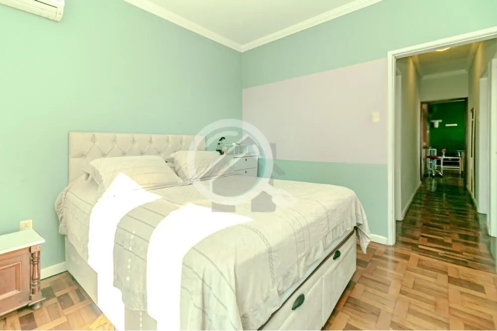 Imagem Descubra o charme deste aconchegante apartamento localizado na vibrante Cidade Baixa, um dos bairros...