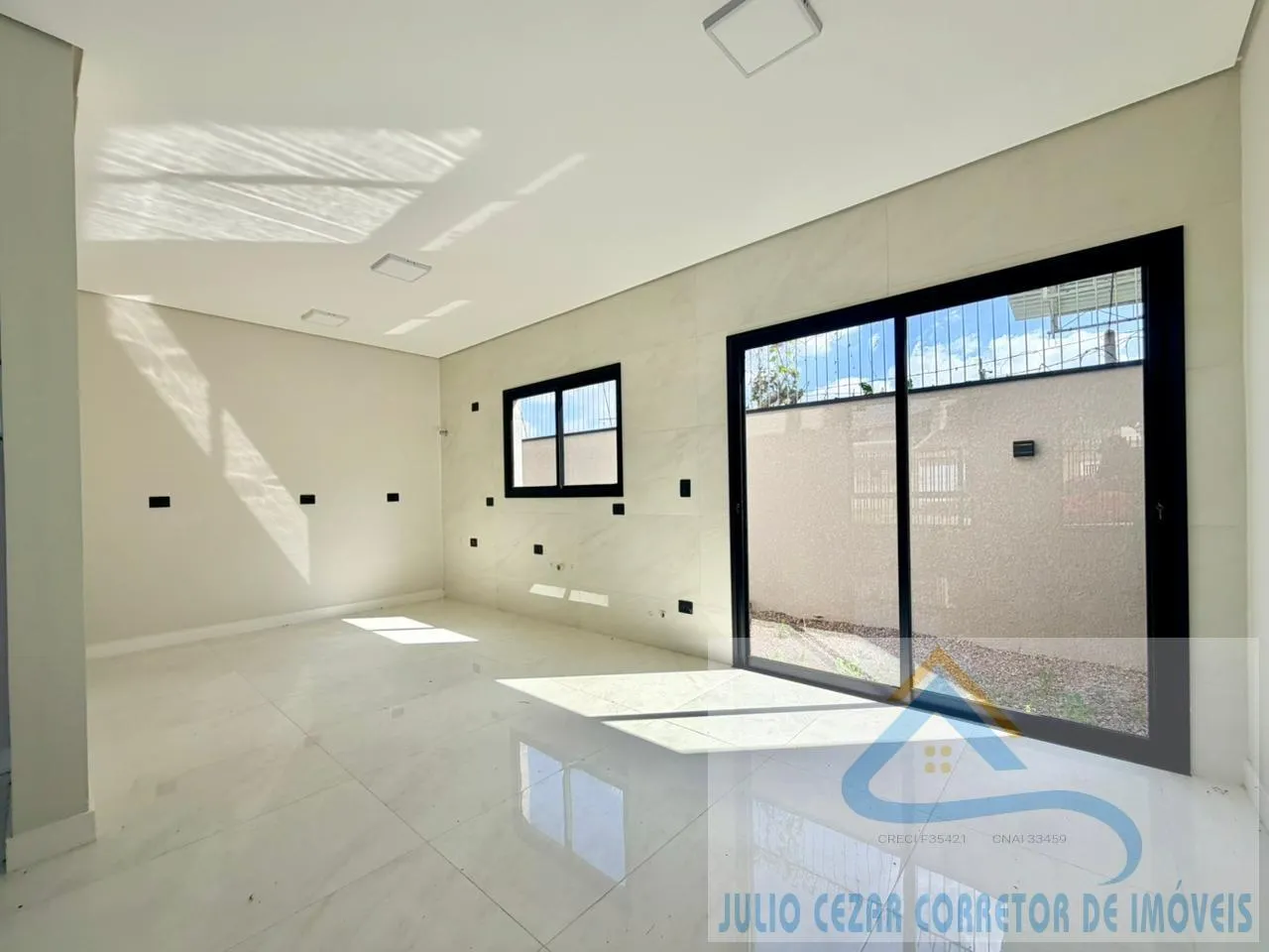 Imagem Sobrado para Venda em São José dos Pinhais, Cidade jardim, 3 dormitórios, 1 suíte, 2 banheiros, 2 vagas