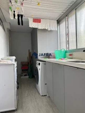 Imagem Venda 3 quartos reformado Rua dos Franceses 220m²