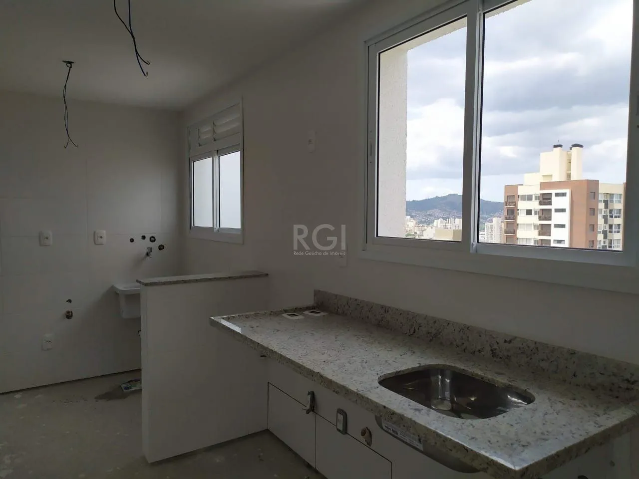 Imagem Apartamento para Venda, 90.31m², 2 dormitórios (2 suítes), 2 vagas - Petrópolis