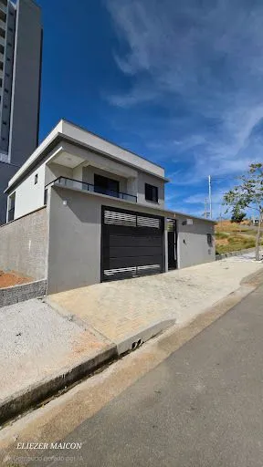 Foto do imóvel Casa a venda com piscina no bairro Jardim Florença em Poços de Caldas - MG