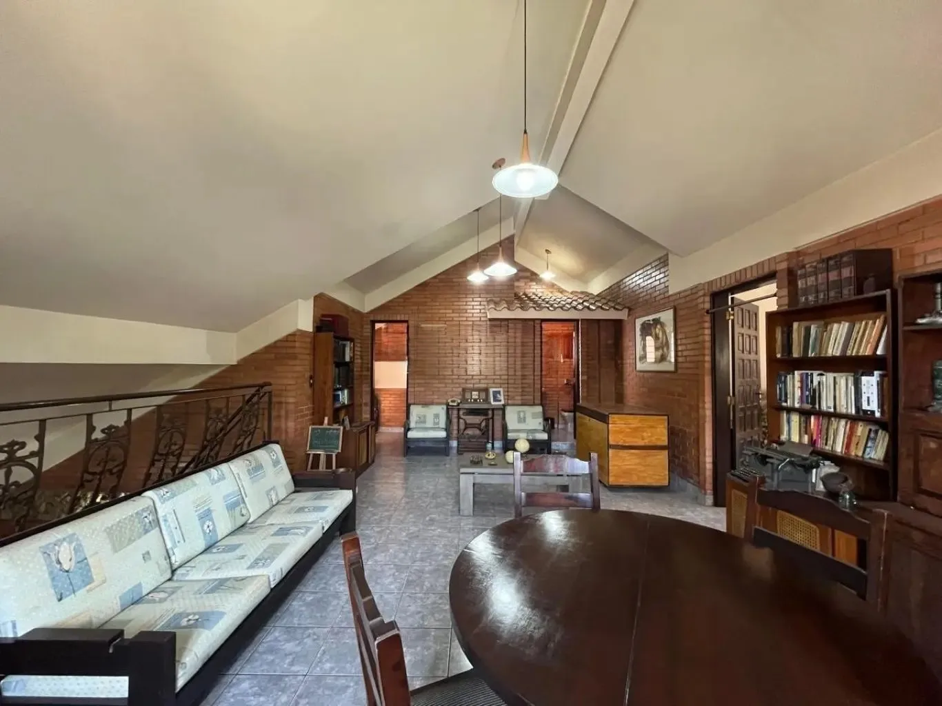 Imagem Casa com 4 quartos e 2 lareiras no bairro Belém Velho