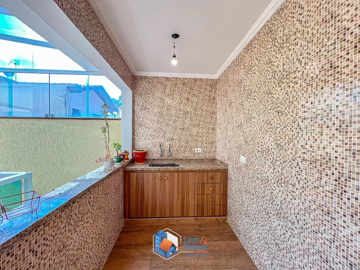Imagem Sobrado para venda em Jardim Paraíso com 4 quartos, sendo 1 suíte, 218m²