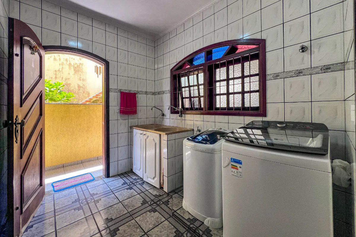 Imagem Casa para venda em Centro Alto com 4 quartos, sendo 1 suíte, 285m2