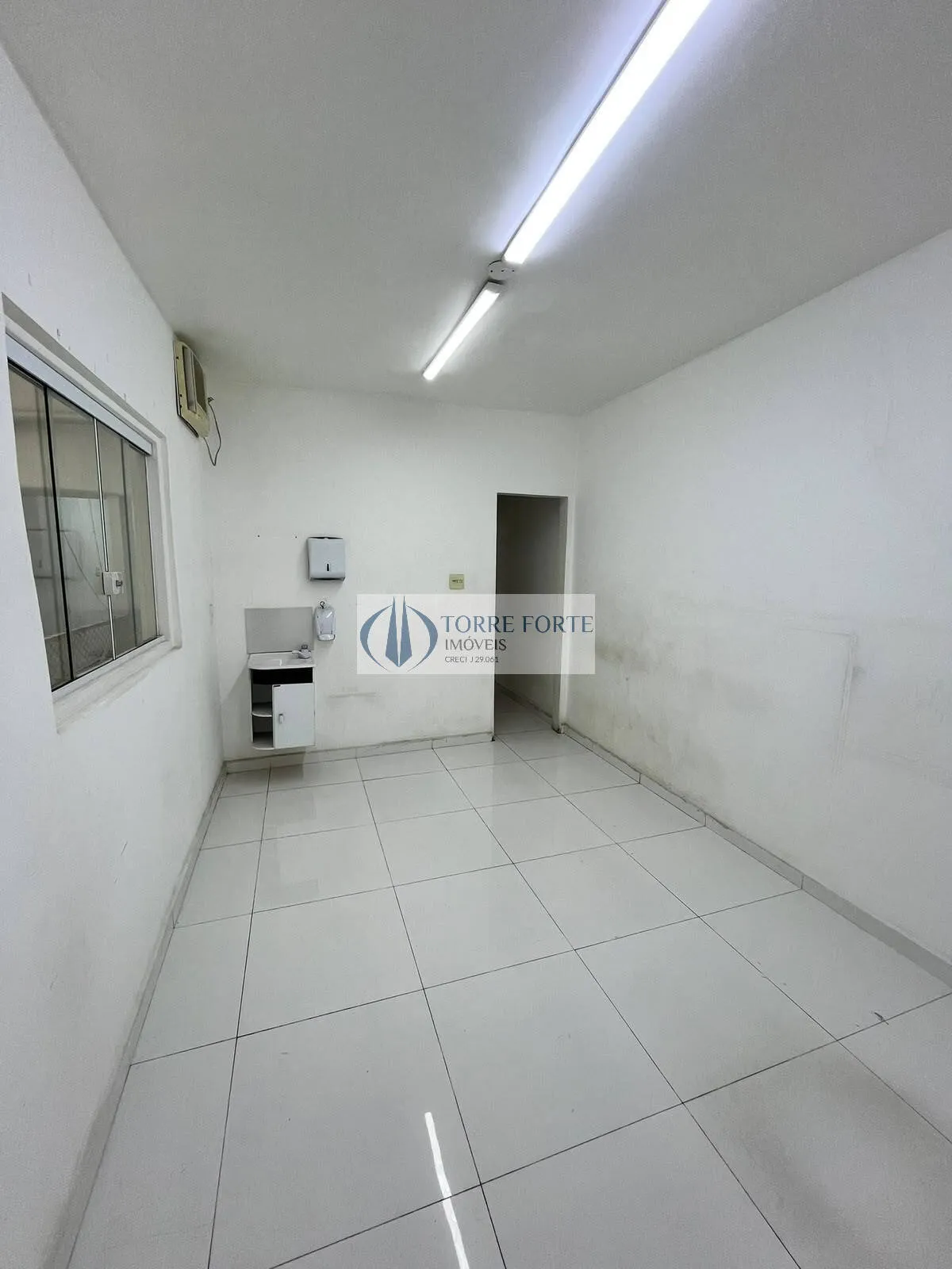 Foto do imóvel Ótimo sobrado com 180 m² com diversas salas bem localizado na Santa Cecilia em Rua Conselheiro Brotero