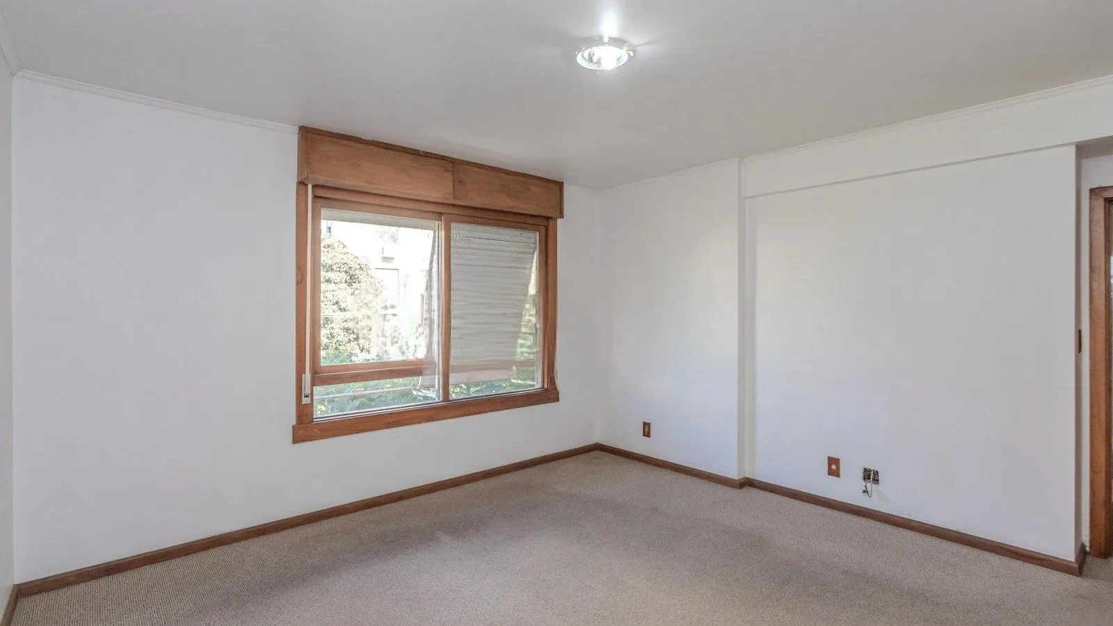 Imagem Apartamento semimobiliado de 140 m² privativos no bairro Mont'Serrat
