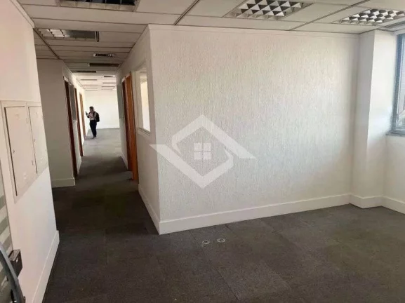 Imagem Excelente Andar Corporativo 195m² com Ar Central – Localização Privilegiada