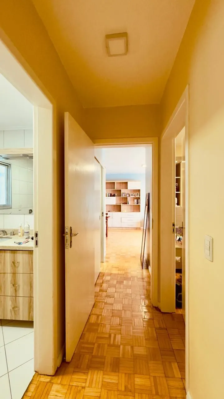 Imagem EXCELENTE APARTAMENTO À VENDA - TOTALMENTE REFORMADO E PRONTO PARA MORAR
