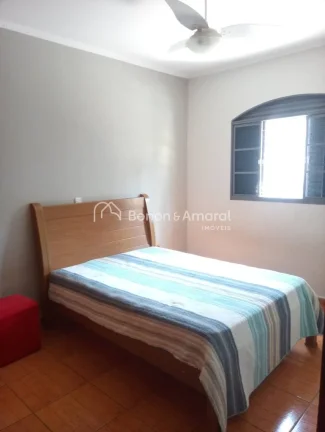 Imagem Linda e espaçosa casa com 217 m² de área construída e 320 m² de terreno. A residência possui 3...