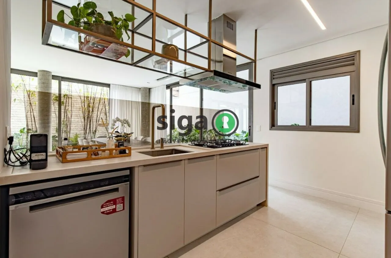 Imagem Casa em Condomínio Mobiliada para venda no Jardim Europa 03 suítes, São Paulo - SP