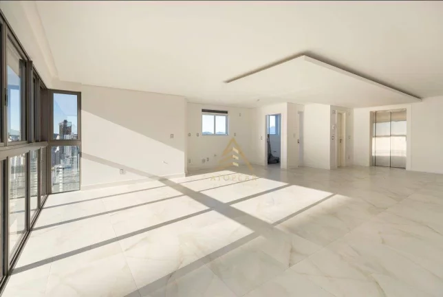 Imagem Apartamento com 4 dormitórios à venda, 167 m² por R$ 3.965.500,00 - Centro - Balneário Camboriú/SC