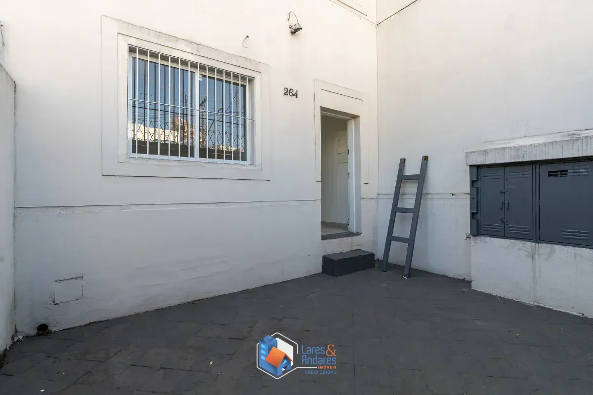 Imagem Casa comercial para venda em Água Branca, 300m²