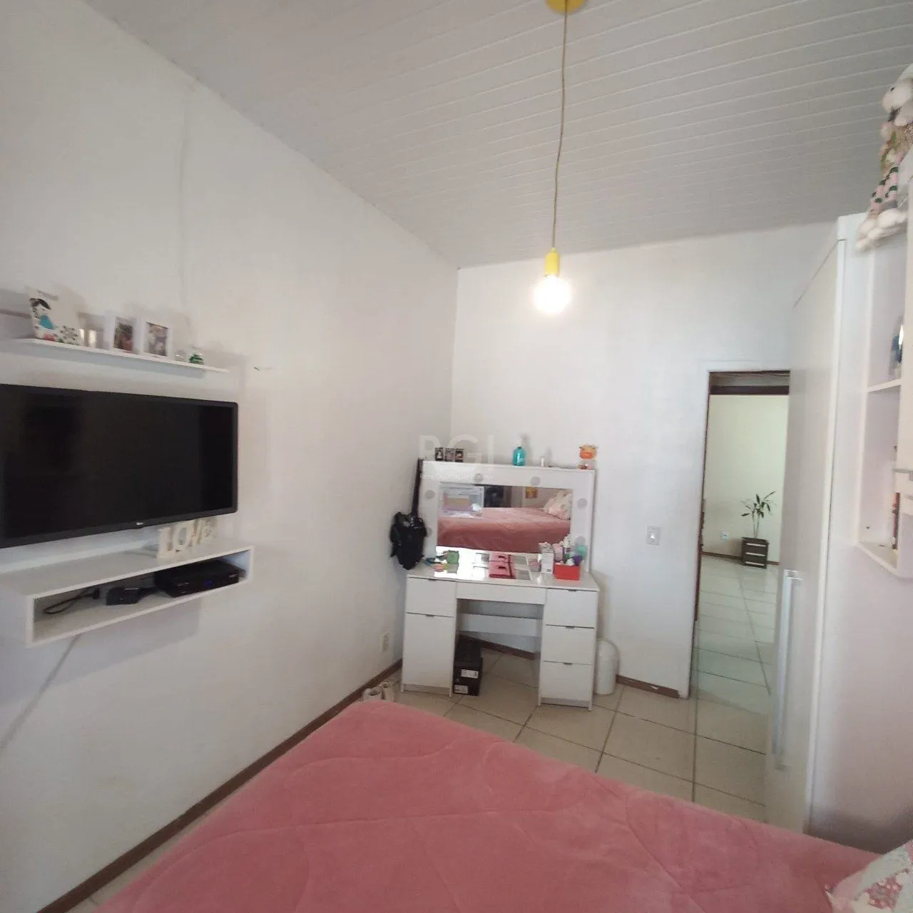 Imagem 2 Casa com 4 quartos, 2 vagas de garagem, no bairro Belém Novo, Porto Alegre/RS