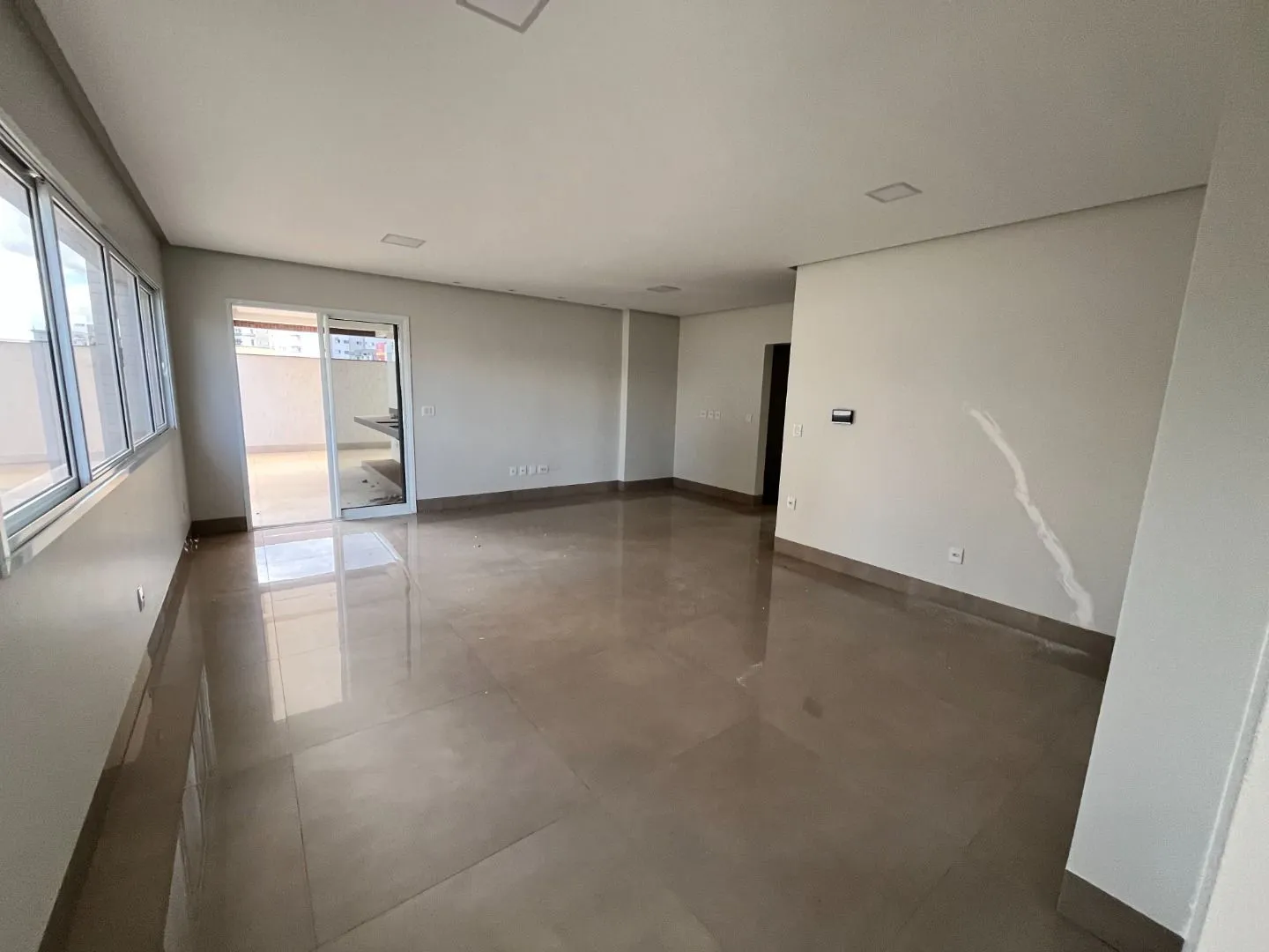 Imagem Apartamento com 3 dormitórios à venda, 114 m² por R$ 1.100.000,00 - Centro - Patos de Minas/MG