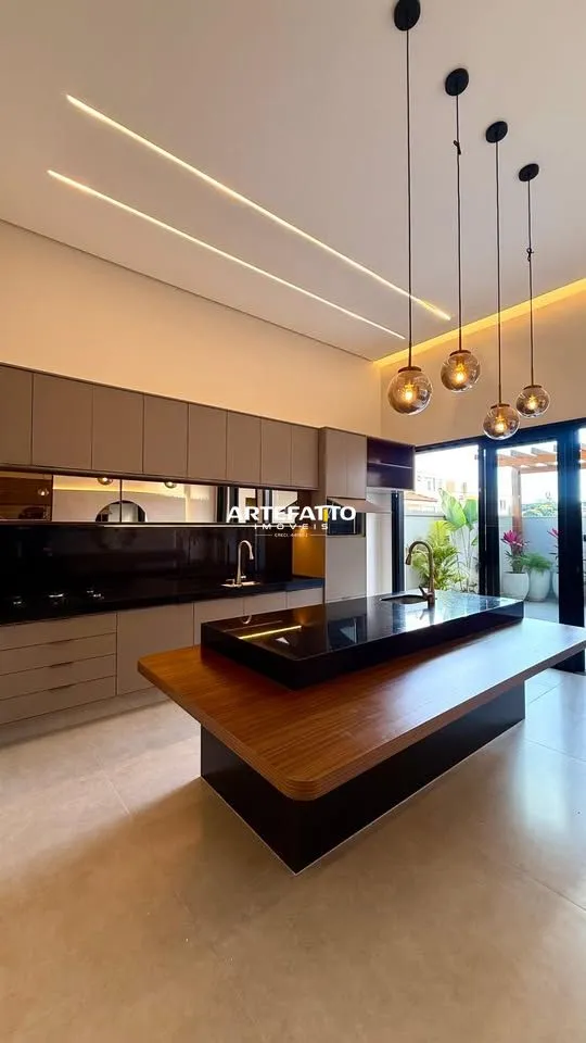 Imagem Casa à venda em Franca, Centro, com 3 quartos, 245m2