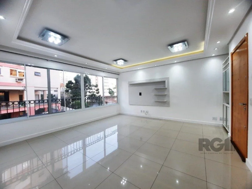 Imagem Vende-se apartamento impecável 2 quartos com suíte, 2 vagas cobertas, próximo da PUCRS - 80m² - Jardim Botânico